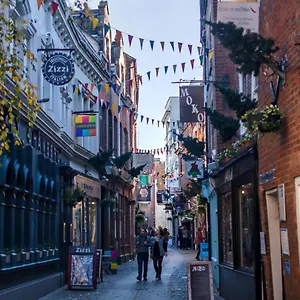 https://half-price-offer-exeter-city-apartment.exeterhotels.net